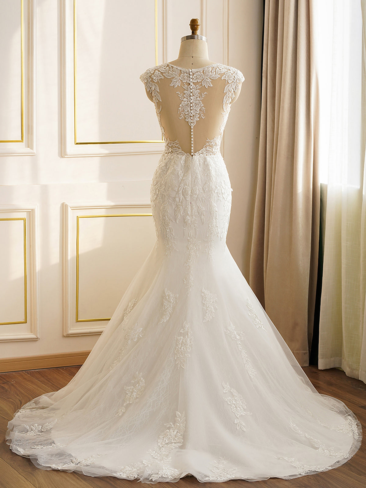 Mermaid& Trumpet Plunging Neckline Wedding Dress