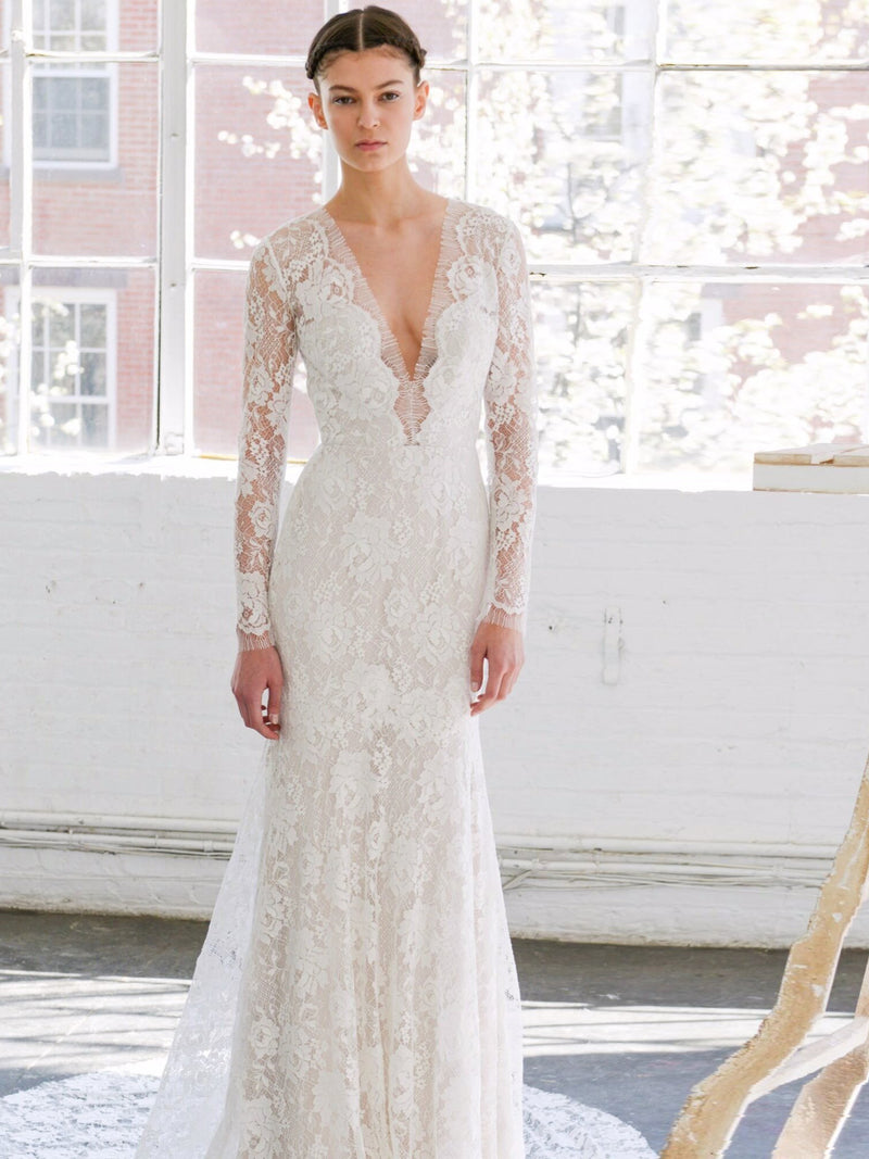 Romantic Lace Plunging Neck Fit and Flare Wedding Dress