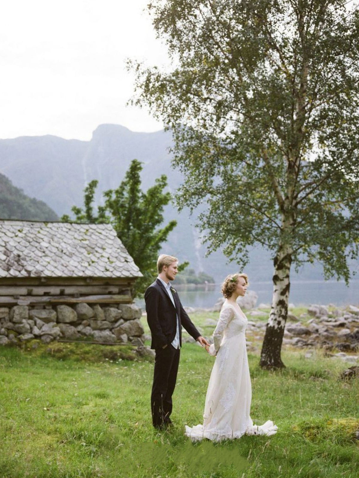 Scoop Neck Aline Wedding Dress With Lace Appliques