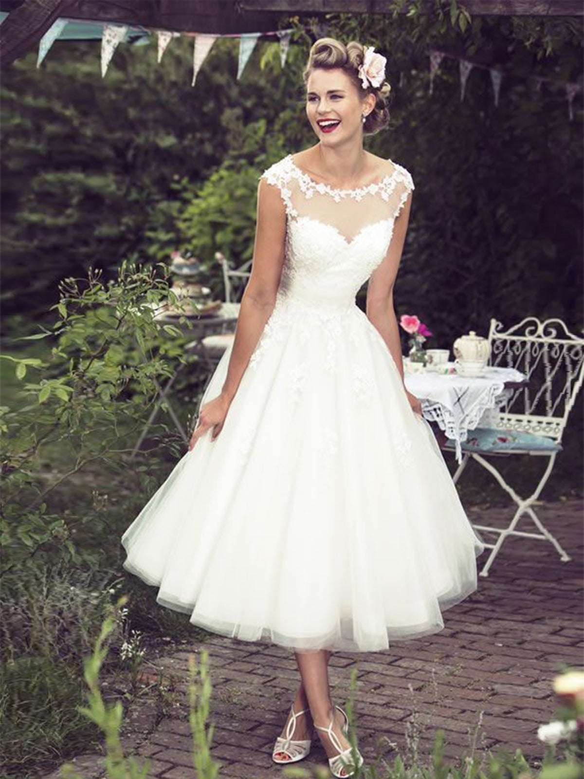 Off-the-shoulder Button Scoop Neck Simple Vintage Wedding Dress As Picture
