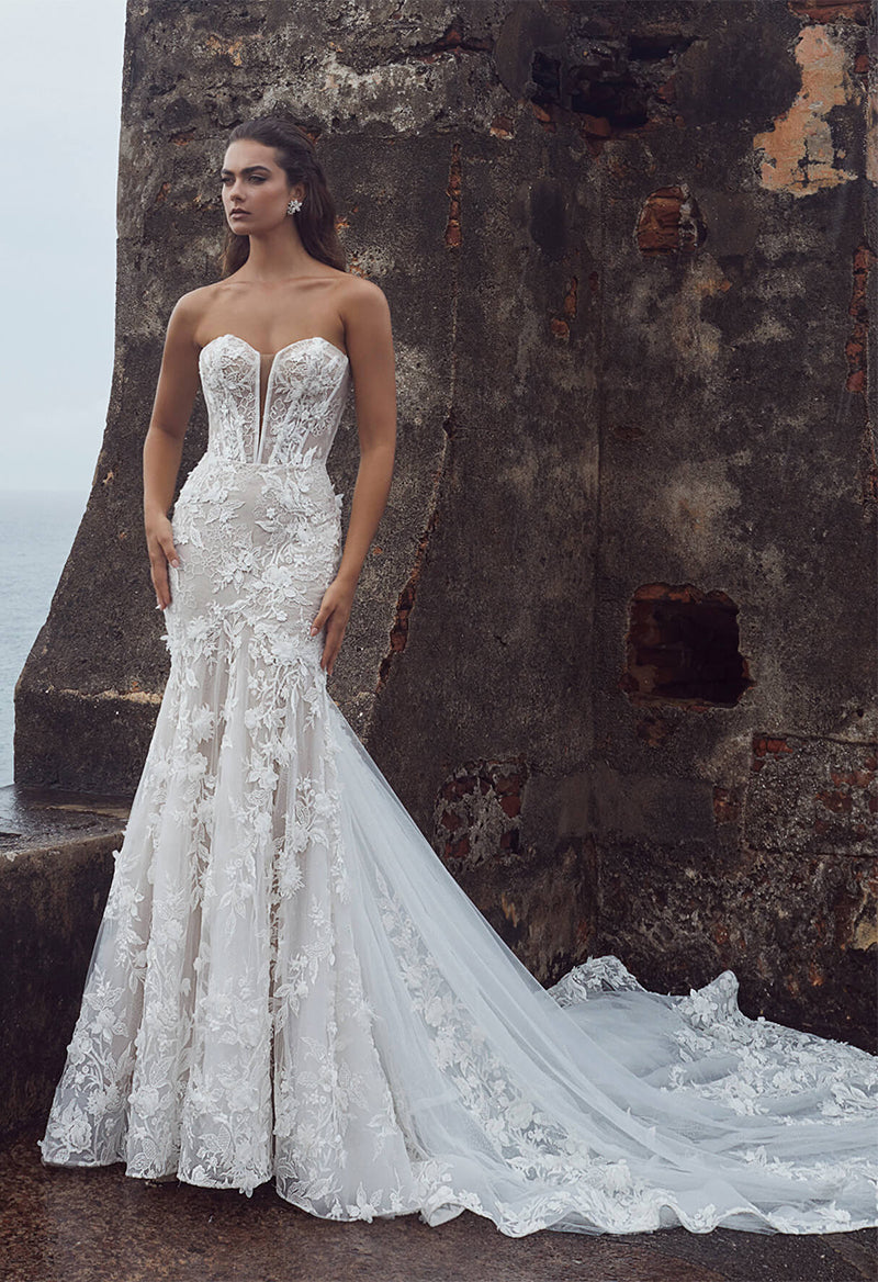 Sweetheart Neck Puff Sleeve Mermaid Cathedral Train Wedding Dress