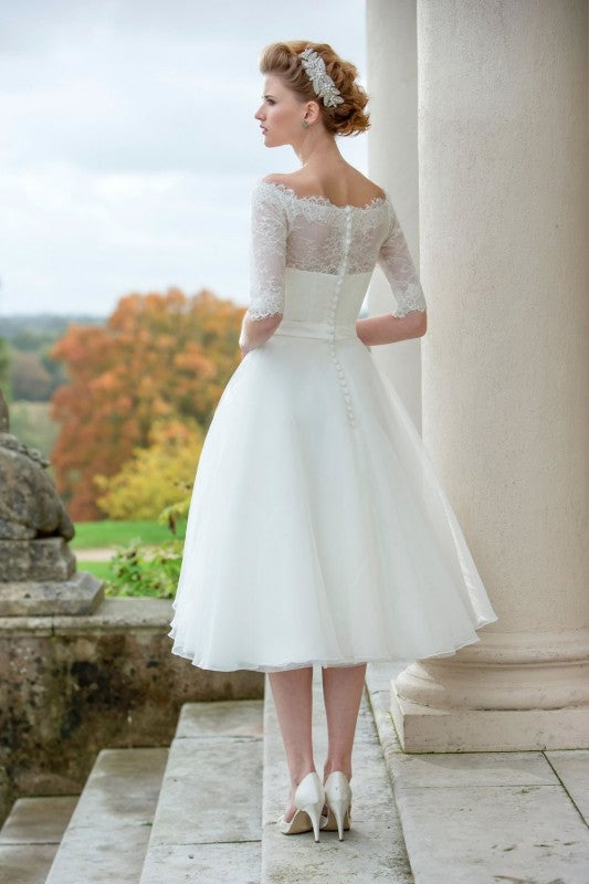 Simple Tulle Scoop Neck Short Aline Wedding Dress With Belt