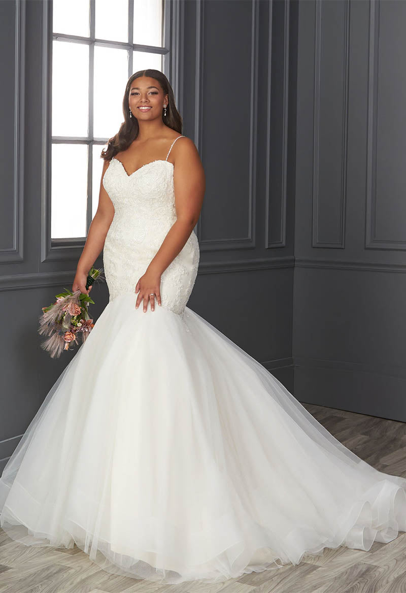 V Neck Mermaid Sleeveless Chapel Train Plus Size Wedding Dress As Picture