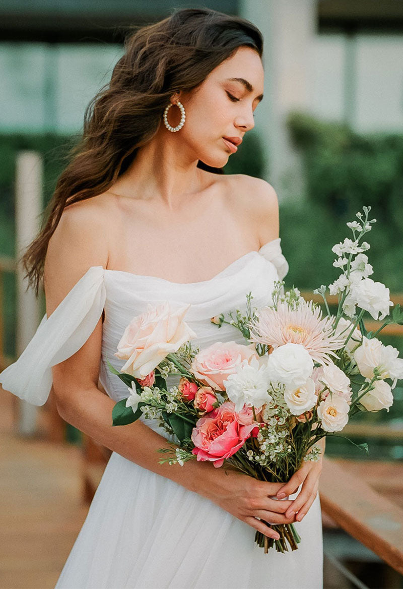 Simple A-Line Strapless Tulle Sleeveless Pleated Wedding Dress