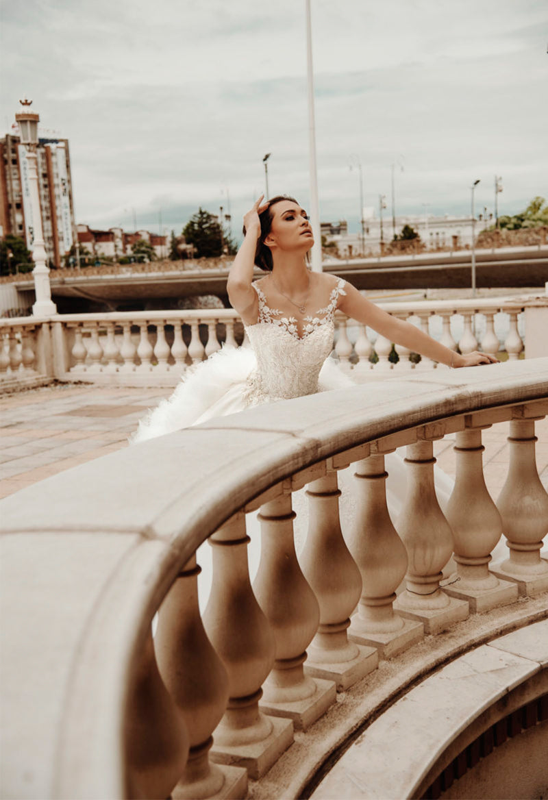 Illusion Neck Sleeveless Cathedral-Train Tulle Luxury Wedding Dress