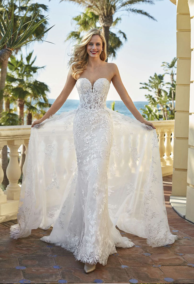 Sweetheart Neck Mermaid Tulle Appliqué Court Train Wedding Dress With Overskirt & Jacket & Gloves