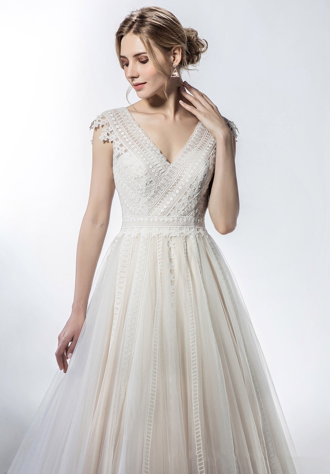 Elegant Lace Plunging Neckline Aline Modern Wedding Dress