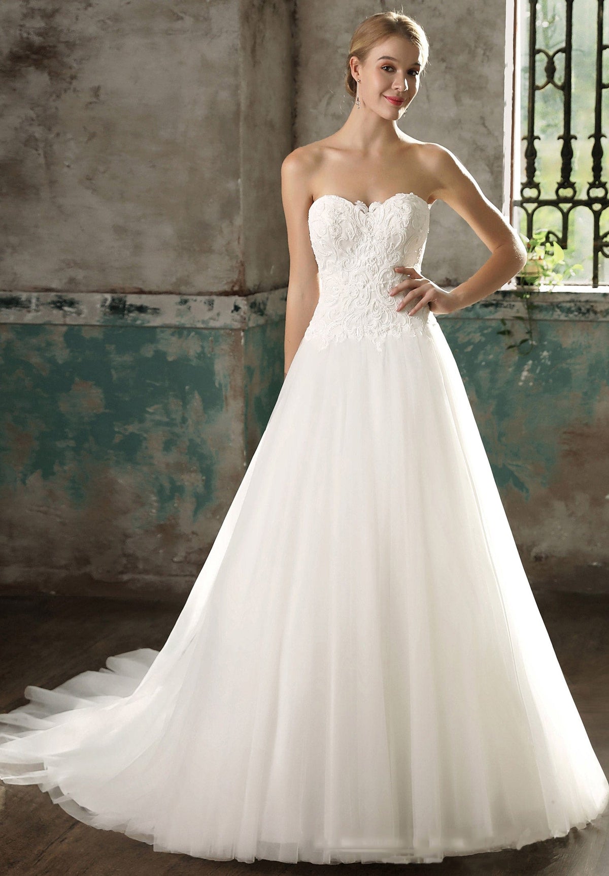 Princess Tulle Strapless Aline Wedding Dress With Lace