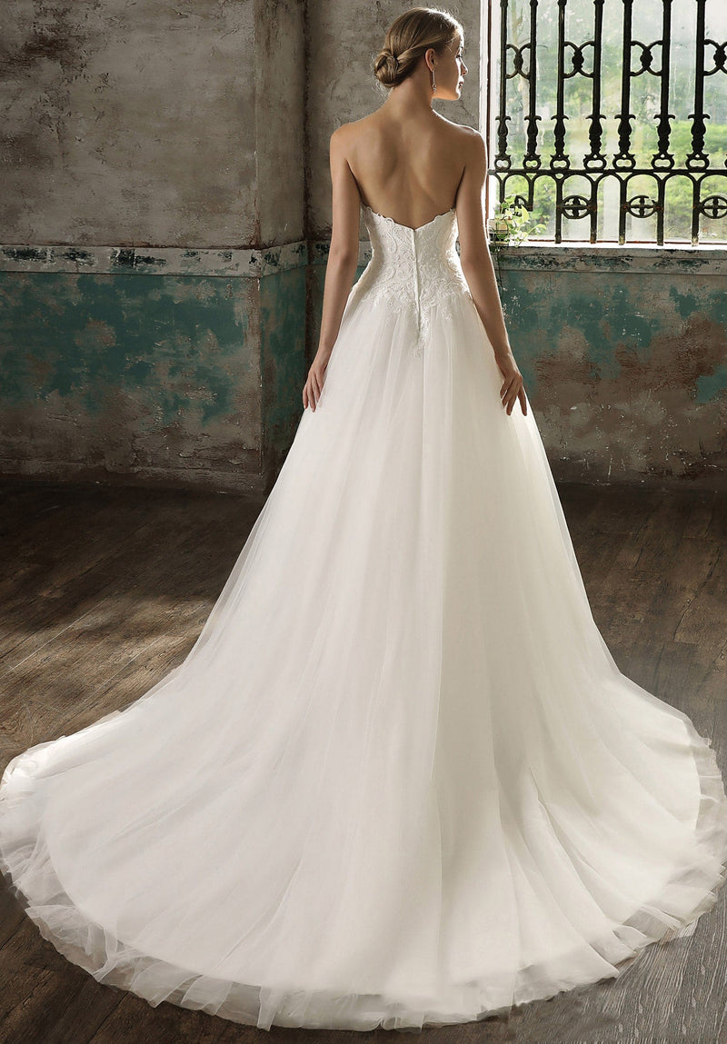 Princess Tulle Strapless Aline Wedding Dress With Lace