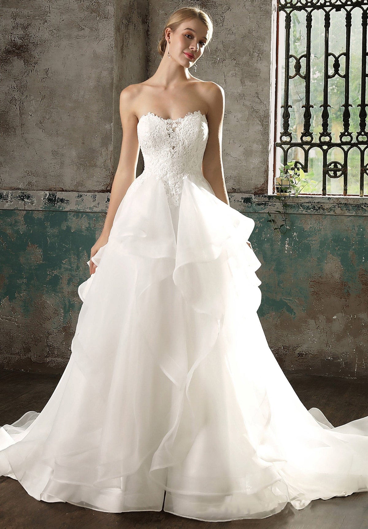 Princess Organza Strapless Wedding Dress As Picture